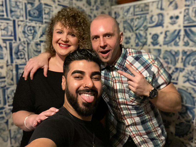 Kashif poses for a selfie with two of his favourite ASL interpreters at the university