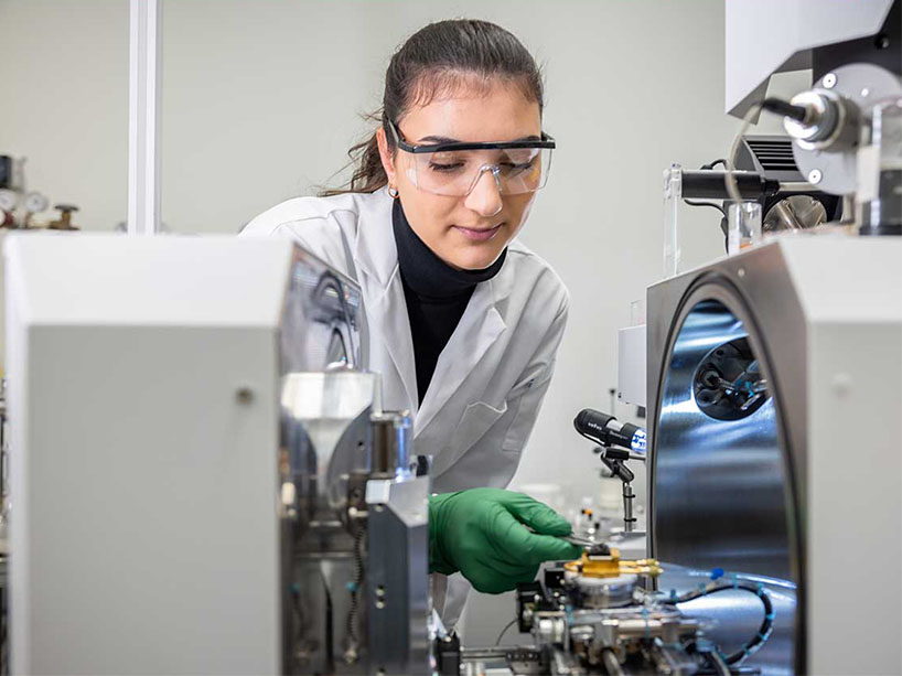 A woman in a lab.