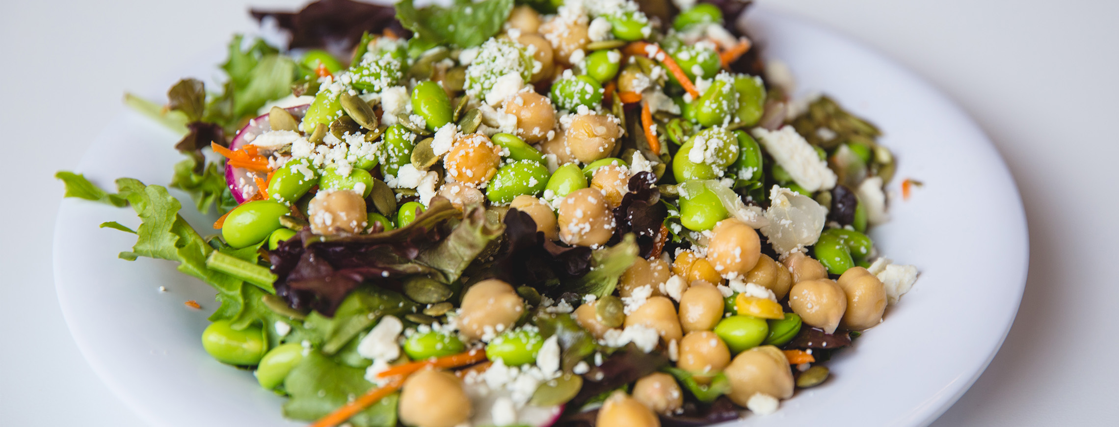 Fresh green salad with chickpeas